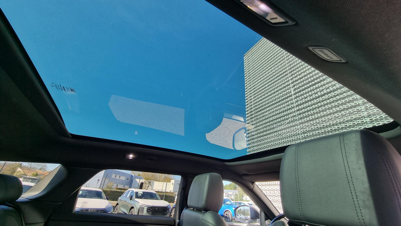 Acheter Land Rover Range Rover Evoque Range Rover Evoque P250 AWD BVA9 R-Dynamic SE 5p occasion dans les concessions du Groupe Faurie