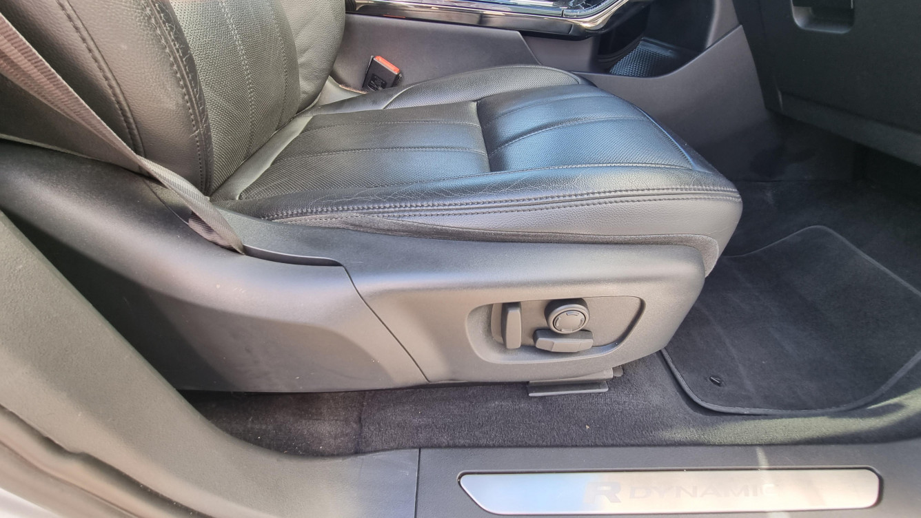 Acheter Land Rover Range Rover Evoque Range Rover Evoque P250 AWD BVA9 R-Dynamic SE 5p occasion dans les concessions du Groupe Faurie