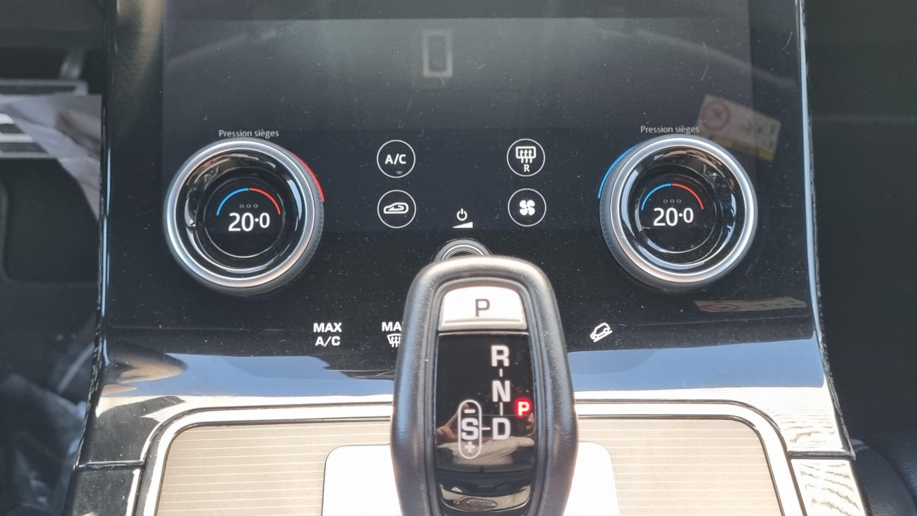 Acheter Land Rover Range Rover Evoque Range Rover Evoque P250 AWD BVA9 R-Dynamic SE 5p occasion dans les concessions du Groupe Faurie