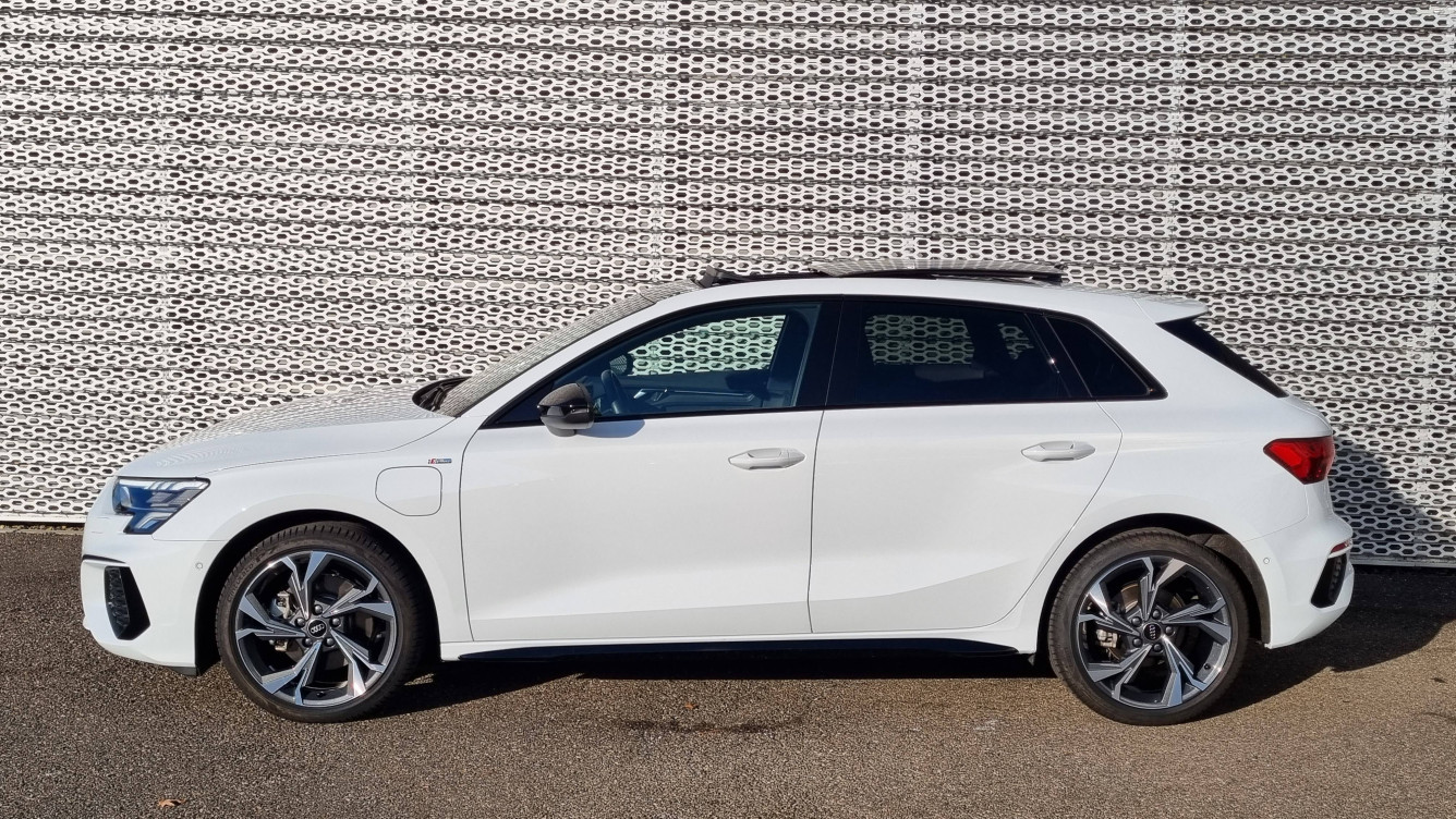 Acheter Audi A3 Sportback A3 Sportback 40 TFSIe 204 S tronic 6 S Line 5p occasion dans les concessions du Groupe Faurie