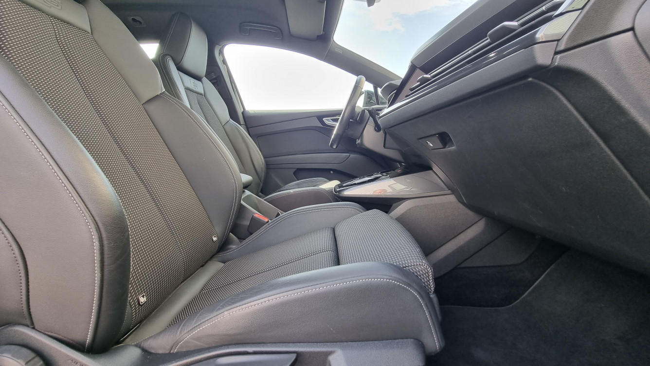 Acheter Audi Q4 Q4 e-tron 40 204 ch 82 kW S line 5p occasion dans les concessions du Groupe Faurie