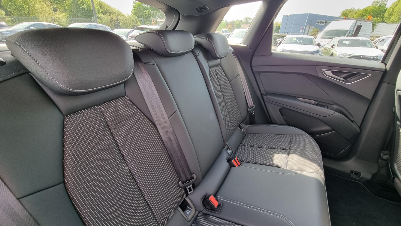 Acheter Audi Q4 Q4 e-tron 40 204 ch 82 kW S line 5p occasion dans les concessions du Groupe Faurie