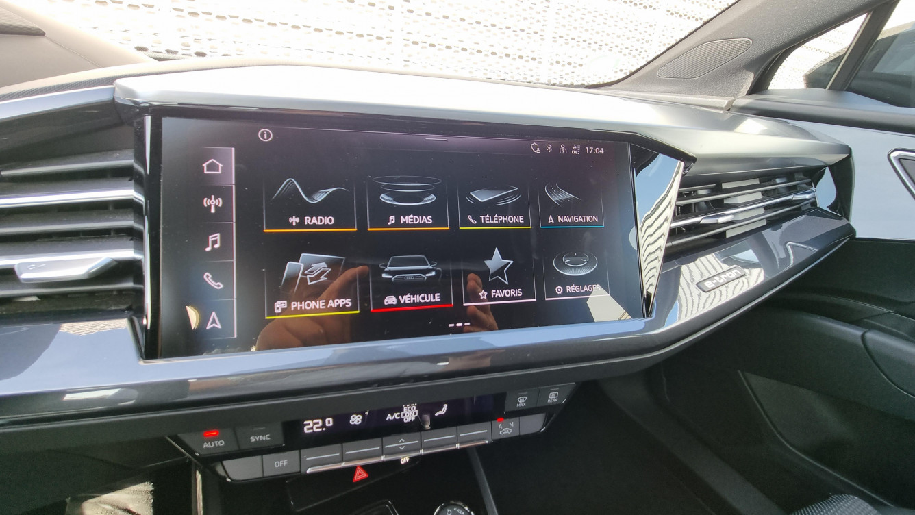 Acheter Audi Q4 Q4 e-tron 40 204 ch 82 kW S line 5p occasion dans les concessions du Groupe Faurie