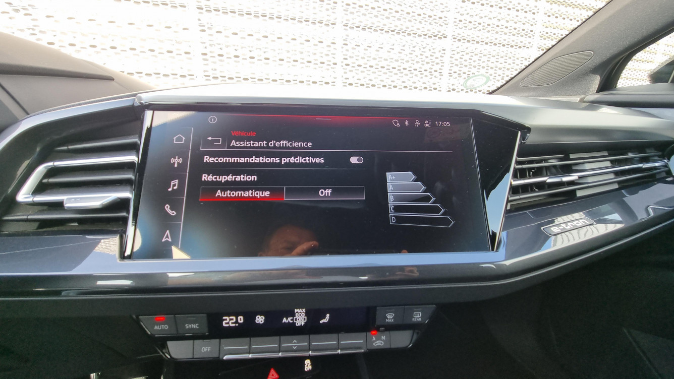 Acheter Audi Q4 Q4 e-tron 40 204 ch 82 kW S line 5p occasion dans les concessions du Groupe Faurie