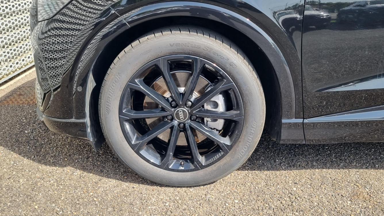 Acheter Audi Q4 Q4 e-tron 40 204 ch 82 kW S line 5p occasion dans les concessions du Groupe Faurie
