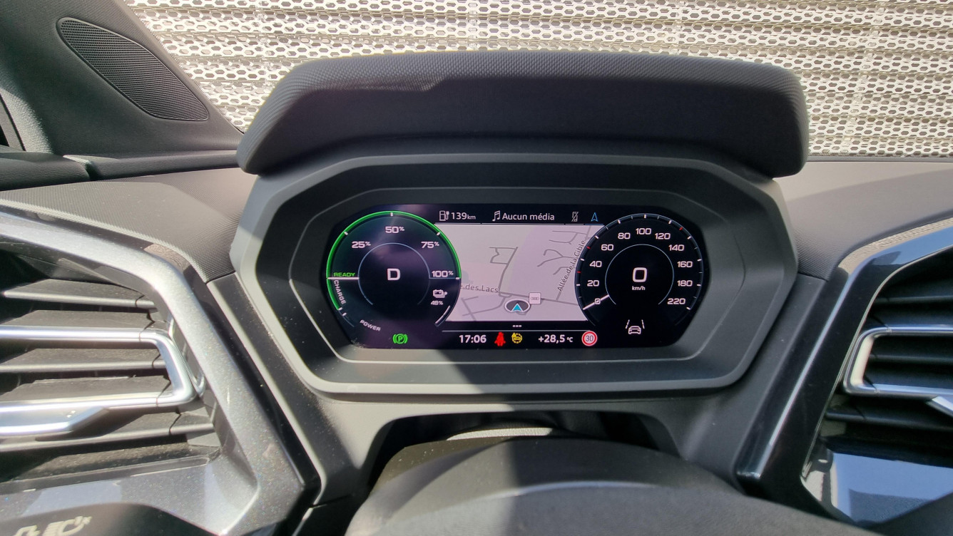 Acheter Audi Q4 Q4 e-tron 40 204 ch 82 kW S line 5p occasion dans les concessions du Groupe Faurie