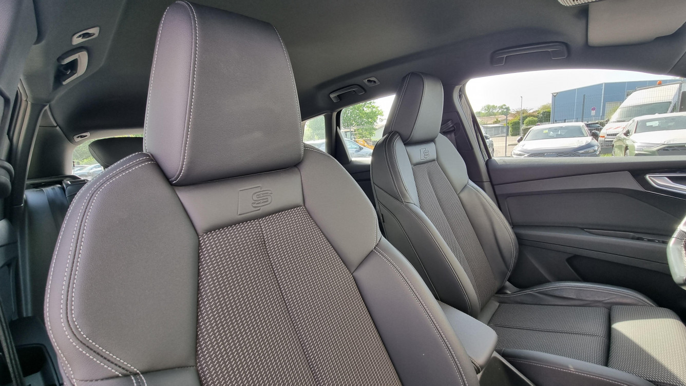 Acheter Audi Q4 Q4 e-tron 40 204 ch 82 kW S line 5p occasion dans les concessions du Groupe Faurie
