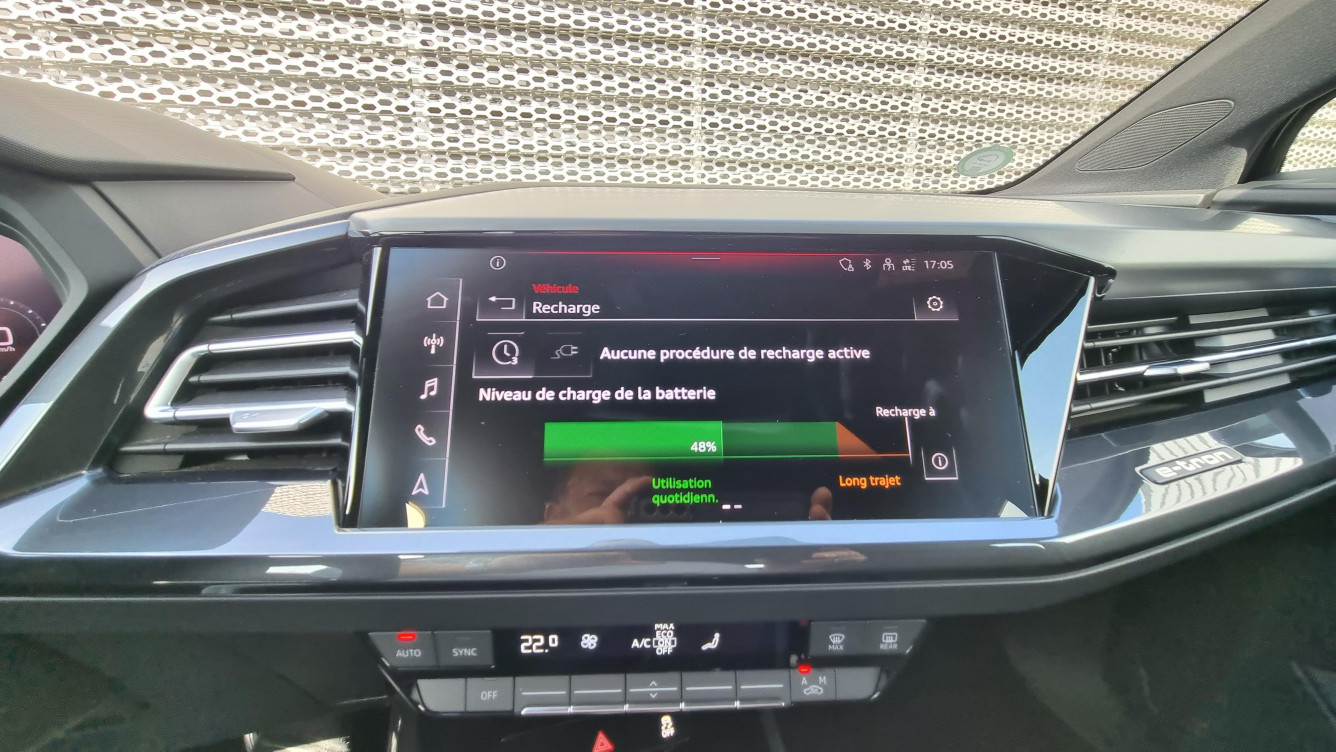 Acheter Audi Q4 Q4 e-tron 40 204 ch 82 kW S line 5p occasion dans les concessions du Groupe Faurie