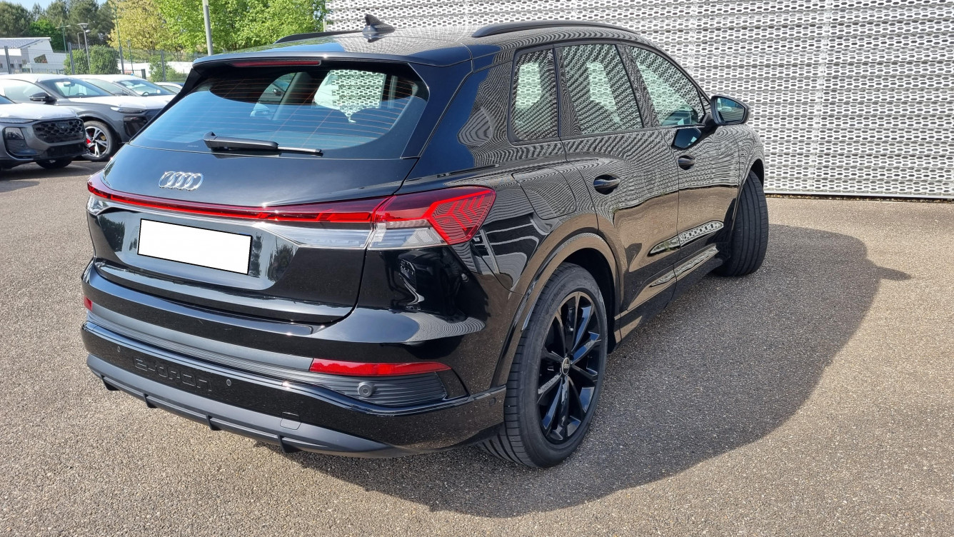 Acheter Audi Q4 Q4 e-tron 40 204 ch 82 kW S line 5p occasion dans les concessions du Groupe Faurie