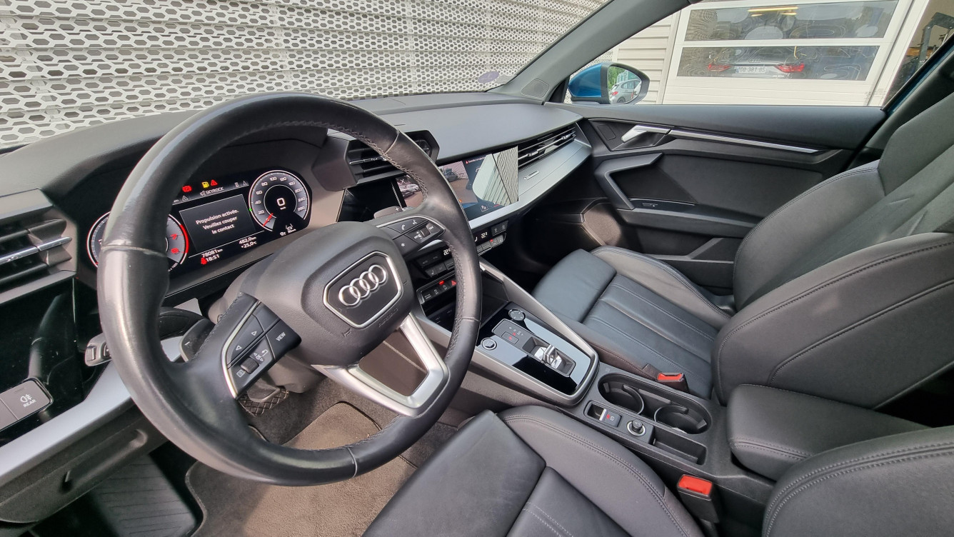 Acheter Audi A3 Sportback A3 Sportback 35 TFSI Mild Hybrid 150 S tronic 7 Design Luxe 5p occasion dans les concessions du Groupe Faurie