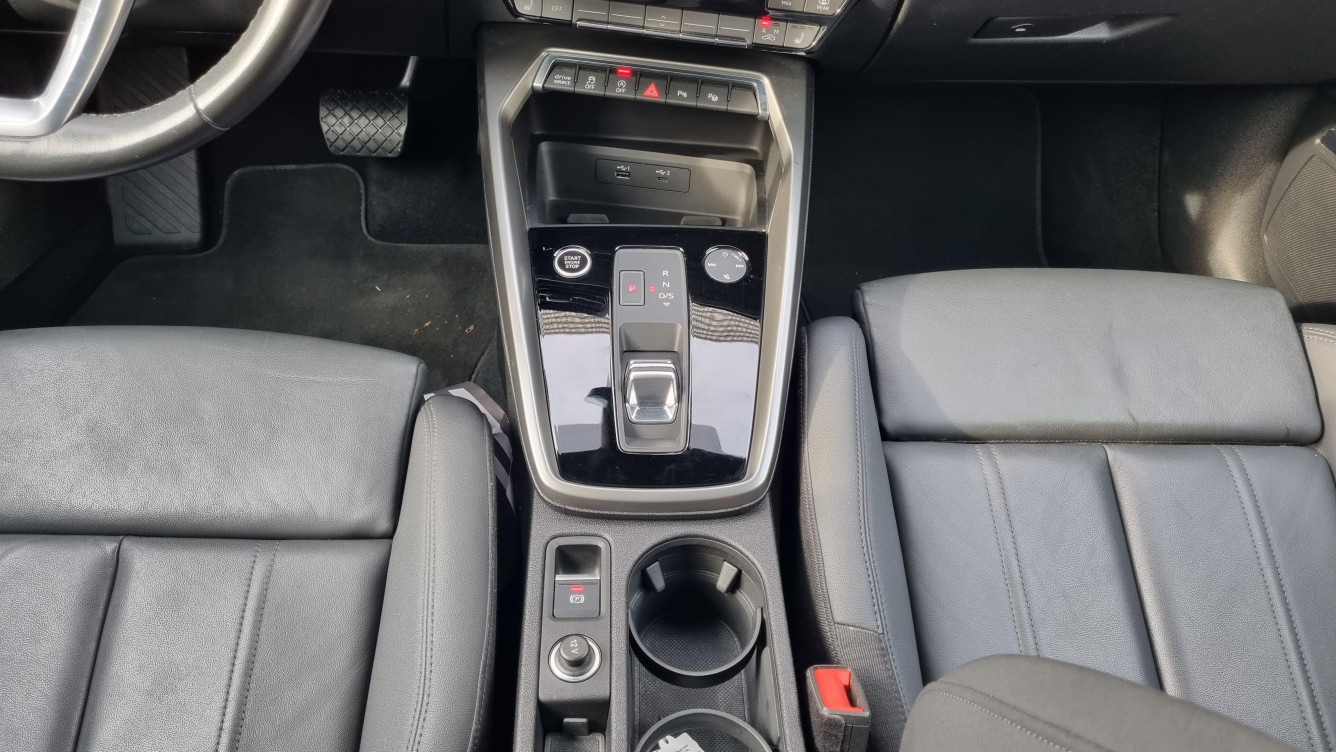 Acheter Audi A3 Sportback A3 Sportback 35 TFSI Mild Hybrid 150 S tronic 7 Design Luxe 5p occasion dans les concessions du Groupe Faurie