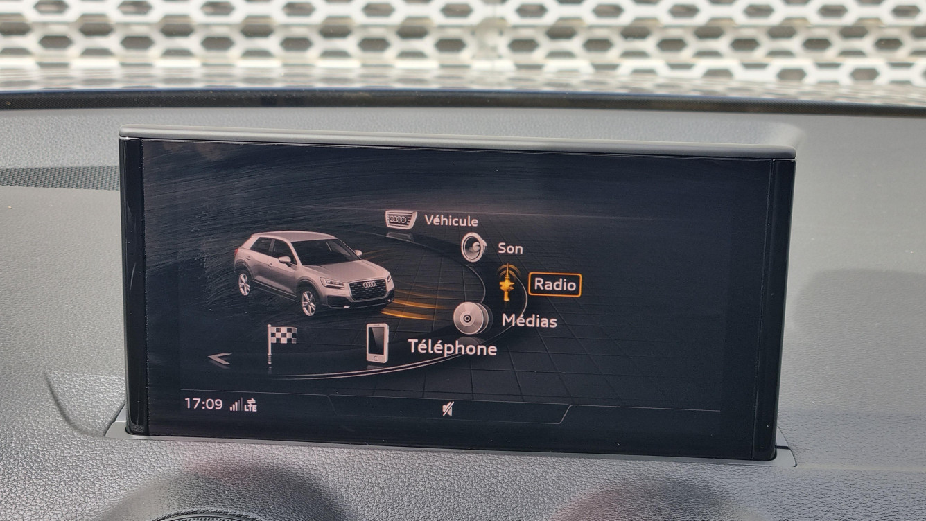 Acheter Audi Q2 Q2 35 TFSI 150 S tronic 7 Business line 5p occasion dans les concessions du Groupe Faurie