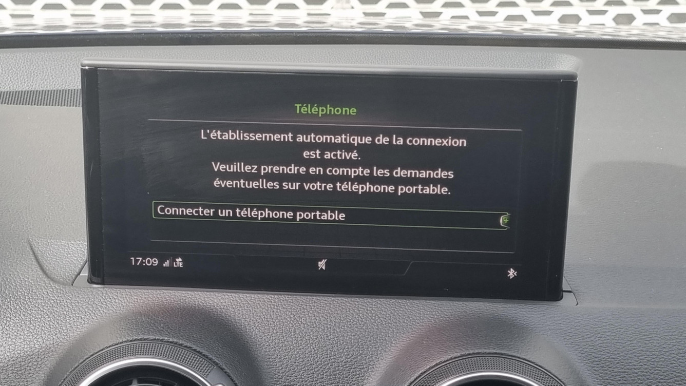 Acheter Audi Q2 Q2 35 TFSI 150 S tronic 7 Business line 5p occasion dans les concessions du Groupe Faurie
