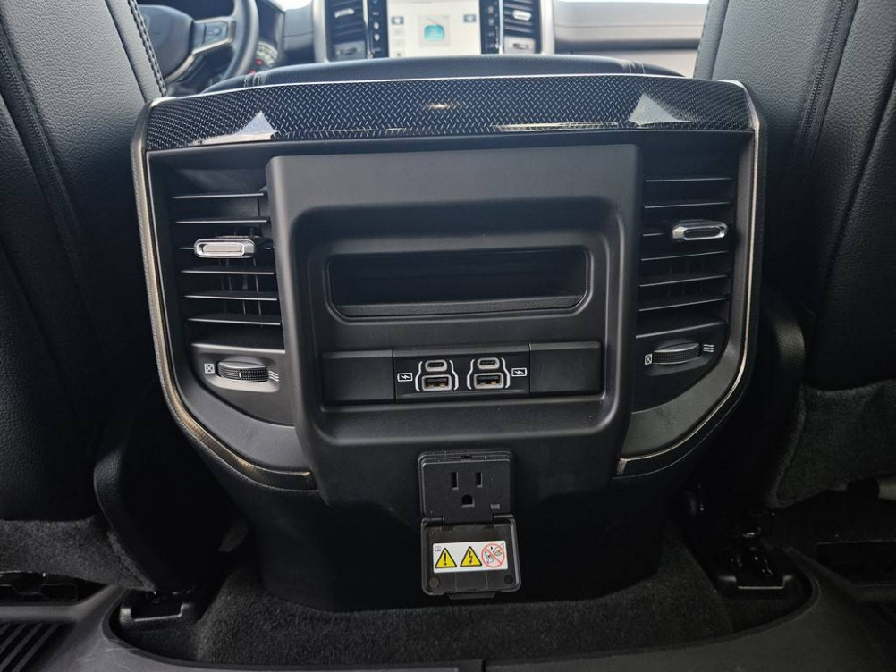 Acheter Dodge RAM Nitro Dodge Ram DT 1500 V8 5,7 L HEMI MDS VVT BVA8 Sport Rebel Crew Cab 4X4 4p occasion dans les concessions du Groupe Faurie