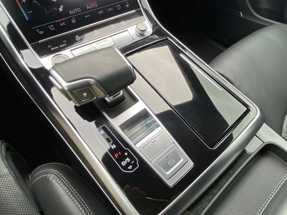 Acheter Audi Q8 Q8 60 TFSI e 462 Tiptronic 8 Quattro Compétition 5p occasion dans les concessions du Groupe Faurie