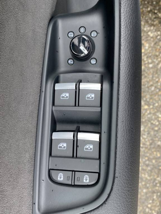 Acheter Audi Q8 Q8 60 TFSI e 462 Tiptronic 8 Quattro Compétition 5p occasion dans les concessions du Groupe Faurie