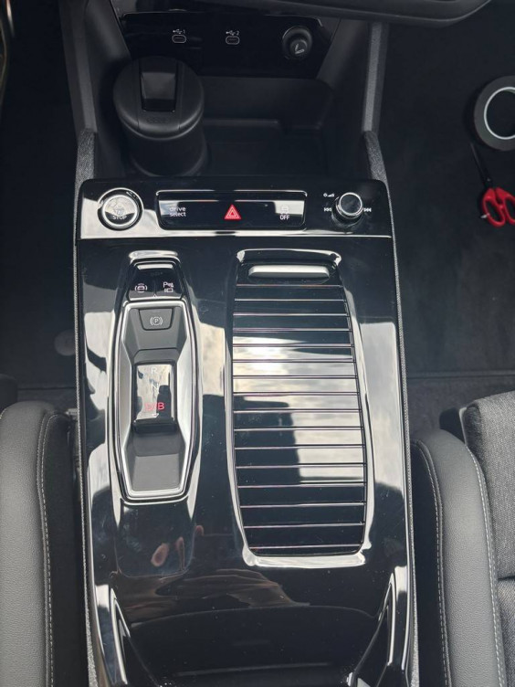 Acheter Audi Q6 E-TRON Q6 e-tron 306 ch 100 kWh performance S line 5p neuf dans les concessions du Groupe Faurie