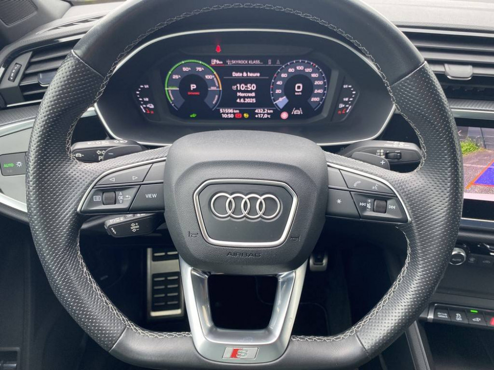 Acheter Audi Q3 Q3 45 TFSIe 245 ch S tronic 6 S line 5p occasion dans les concessions du Groupe Faurie