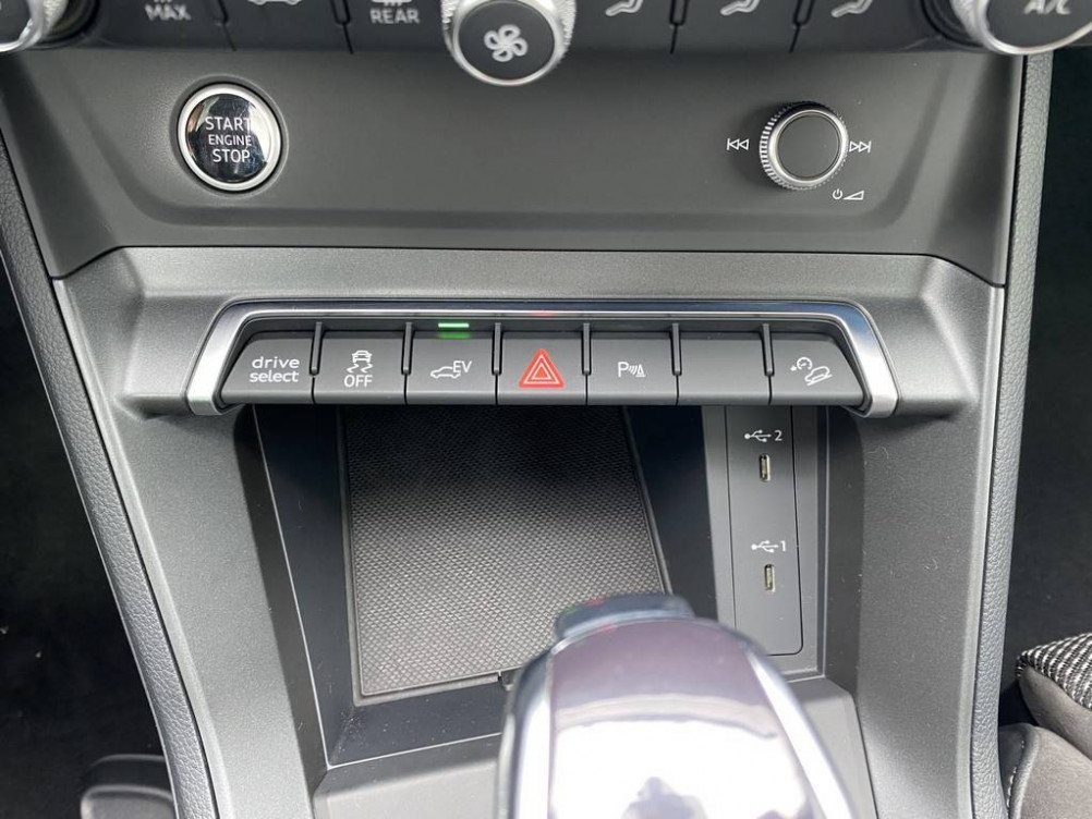 Acheter Audi Q3 Q3 45 TFSIe 245 ch S tronic 6 S line 5p occasion dans les concessions du Groupe Faurie