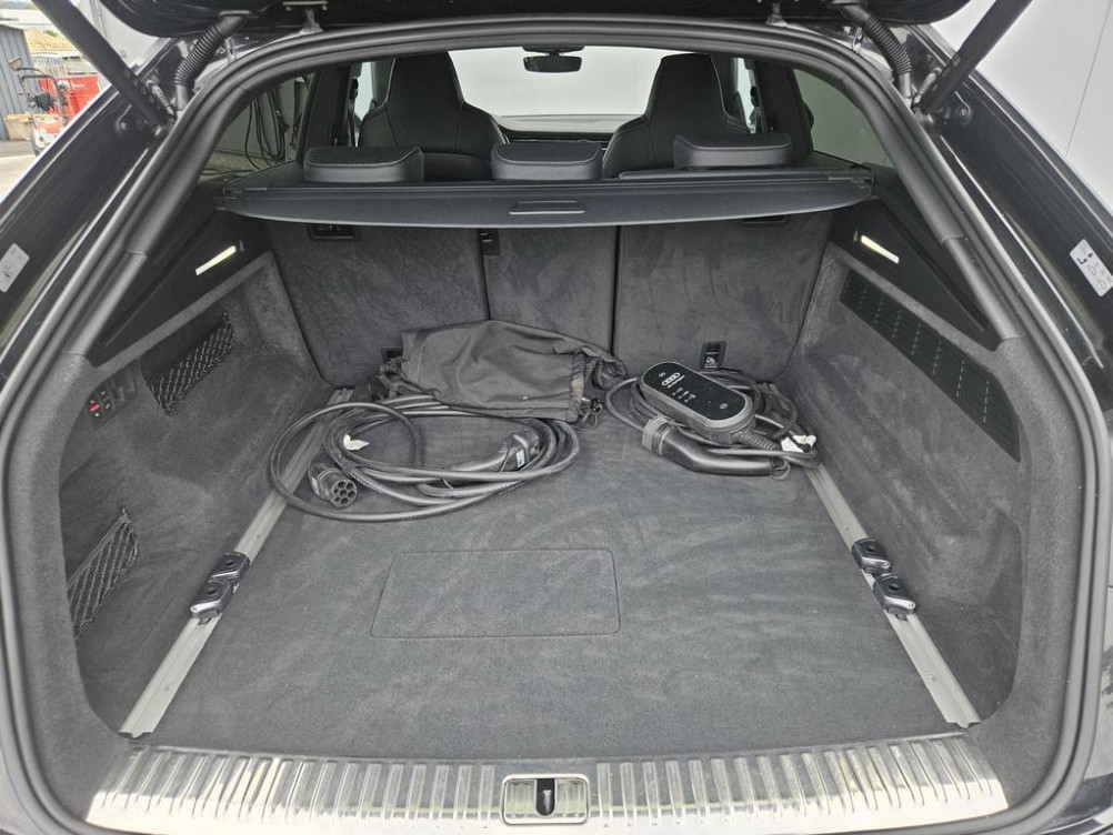 Acheter Audi Q8 Q8 60 TFSI e 462 Tiptronic 8 Quattro Compétition 5p occasion dans les concessions du Groupe Faurie