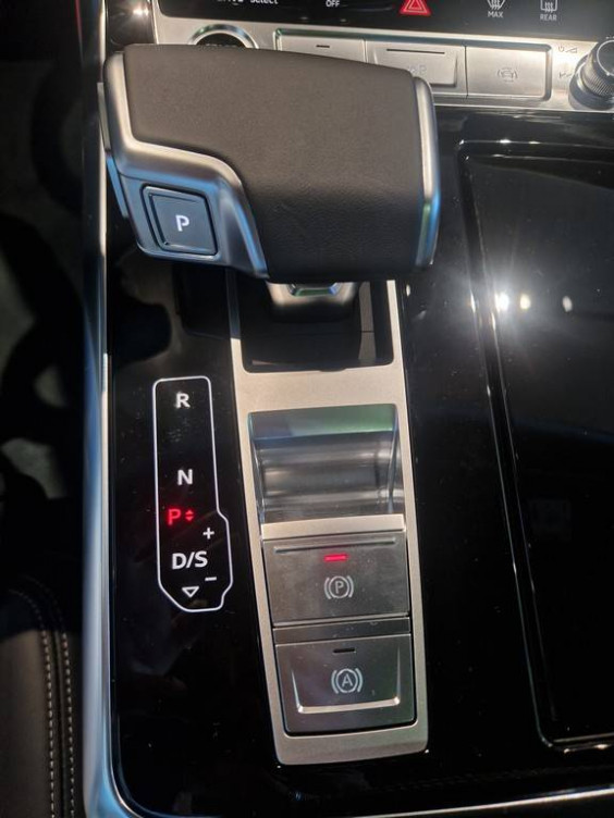 Acheter Audi Q8 Q8 55 TFSI e 394 Tiptronic 8 quattro S line 5p neuf dans les concessions du Groupe Faurie