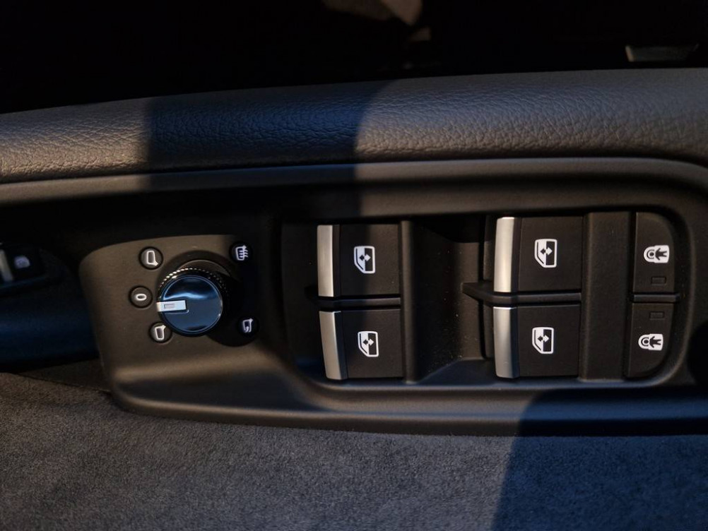 Acheter Audi Q8 Q8 55 TFSI e 394 Tiptronic 8 quattro S line 5p neuf dans les concessions du Groupe Faurie