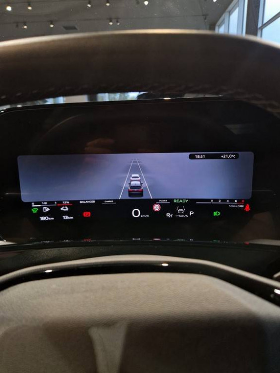 Acheter Audi Q3 Q3 e-hybrid 272 ch S tronic 6 S line 5p neuf dans les concessions du Groupe Faurie