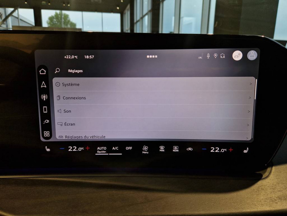 Acheter Audi Q3 Q3 e-hybrid 272 ch S tronic 6 S line 5p neuf dans les concessions du Groupe Faurie