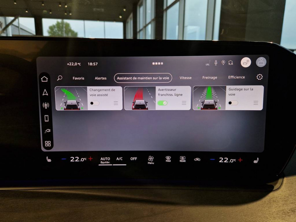 Acheter Audi Q3 Q3 e-hybrid 272 ch S tronic 6 S line 5p neuf dans les concessions du Groupe Faurie