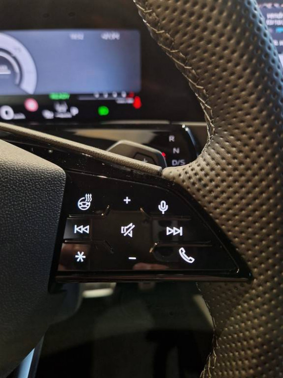 Acheter Audi Q3 Q3 e-hybrid 272 ch S tronic 6 S line 5p neuf dans les concessions du Groupe Faurie