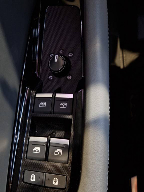 Acheter Audi Q3 Q3 e-hybrid 272 ch S tronic 6 S line 5p neuf dans les concessions du Groupe Faurie