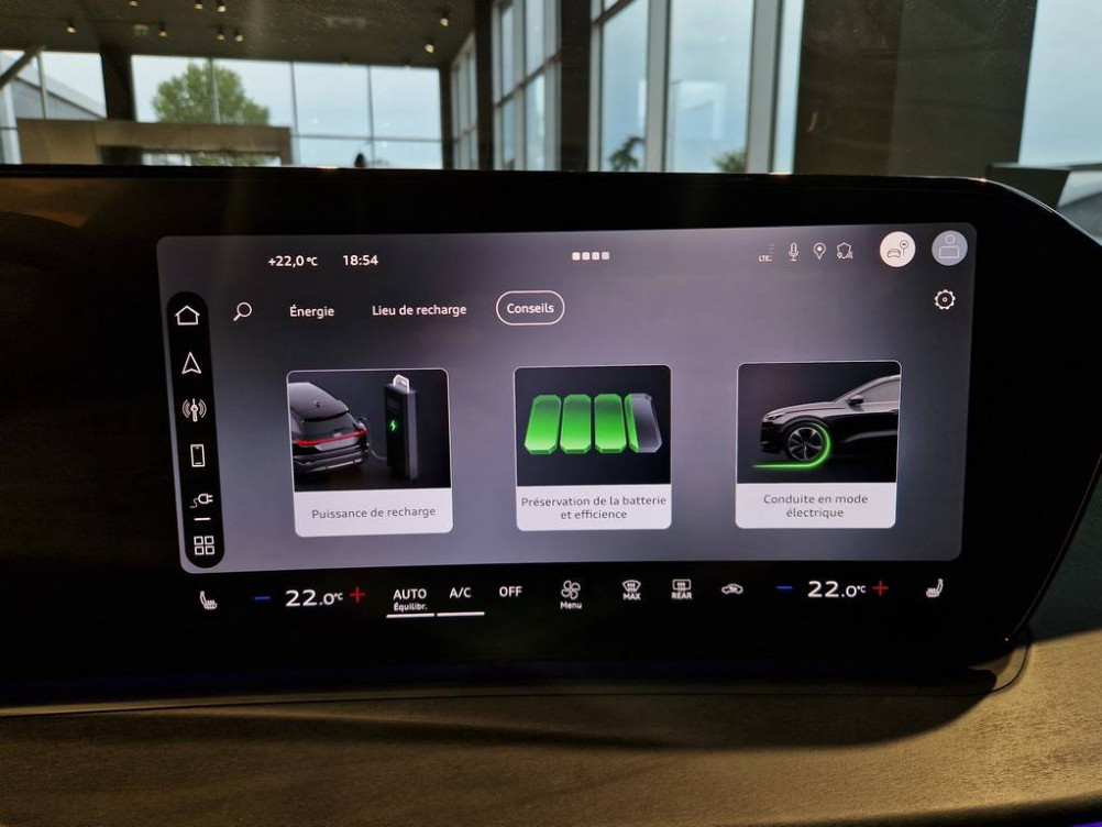 Acheter Audi Q3 Q3 e-hybrid 272 ch S tronic 6 S line 5p neuf dans les concessions du Groupe Faurie