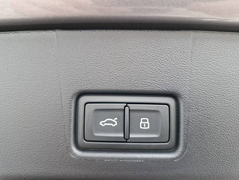 Acheter Audi Q4 Q4 e-tron Sportback 45 285 ch 82 kWh S line 5p neuf dans les concessions du Groupe Faurie