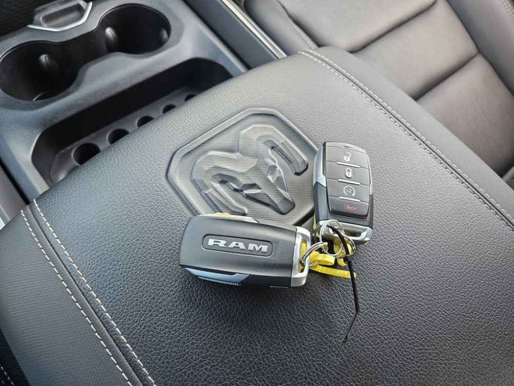 Acheter Dodge RAM Nitro Dodge Ram DT 1500 V8 5,7 L HEMI MDS VVT BVA8 Sport Rebel Crew Cab 4X4 4p occasion dans les concessions du Groupe Faurie