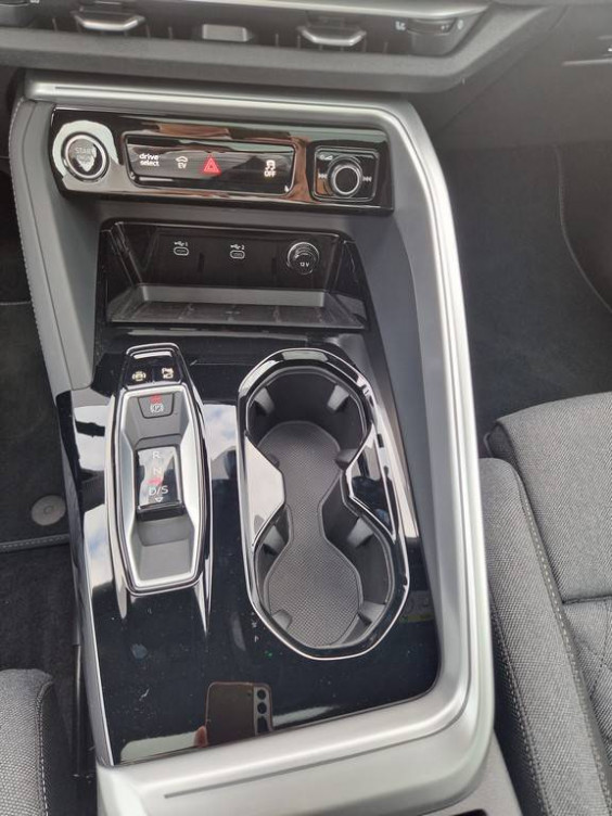 Acheter Audi Q5 Q5 e-hybrid 299 ch S tronic 7 Quattro S line 5p neuf dans les concessions du Groupe Faurie