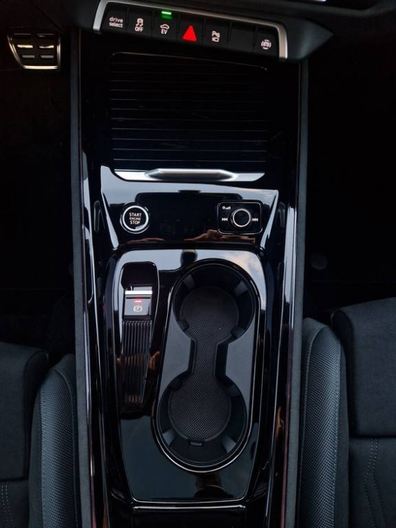 Acheter Audi Q3 Q3 Sportback e-hybrid 272 ch S tronic 6 Design 5p neuf dans les concessions du Groupe Faurie