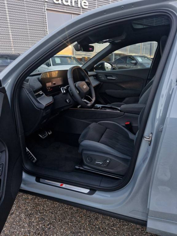 Acheter Audi Q3 Q3 Sportback e-hybrid 272 ch S tronic 6 Design 5p neuf dans les concessions du Groupe Faurie