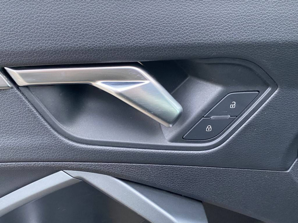 Acheter Audi Q3 Q3 45 TFSIe 245 ch S tronic 6 S line 5p occasion dans les concessions du Groupe Faurie