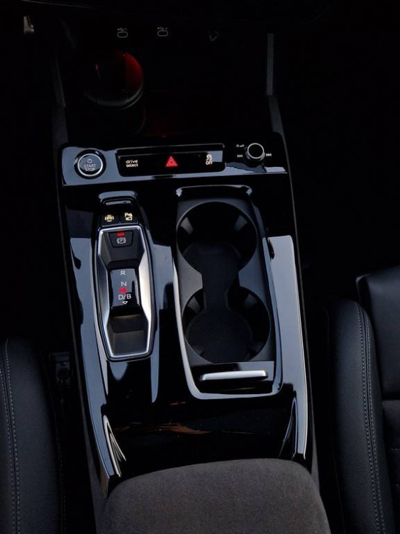 Acheter Audi A6 E-TRON A6 e-tron Avant Performance 367 ch S line 5p neuf dans les concessions du Groupe Faurie