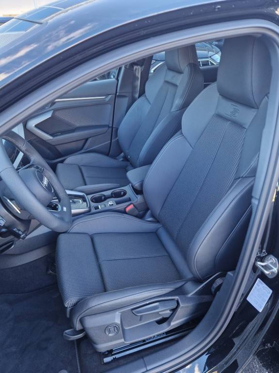 Acheter Audi A3 A3 Sportback TFSI e Hybride rechargeable 204 S tronic 6 S line 5p neuf dans les concessions du Groupe Faurie