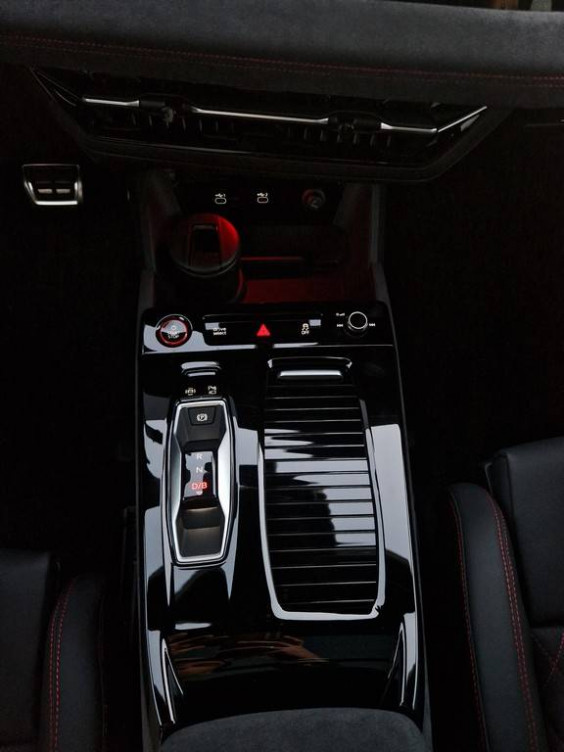 Acheter Audi Q6 E-TRON SQ6 e-tron Sportback 489 ch 100 kWh quattro SQ6 5p neuf dans les concessions du Groupe Faurie