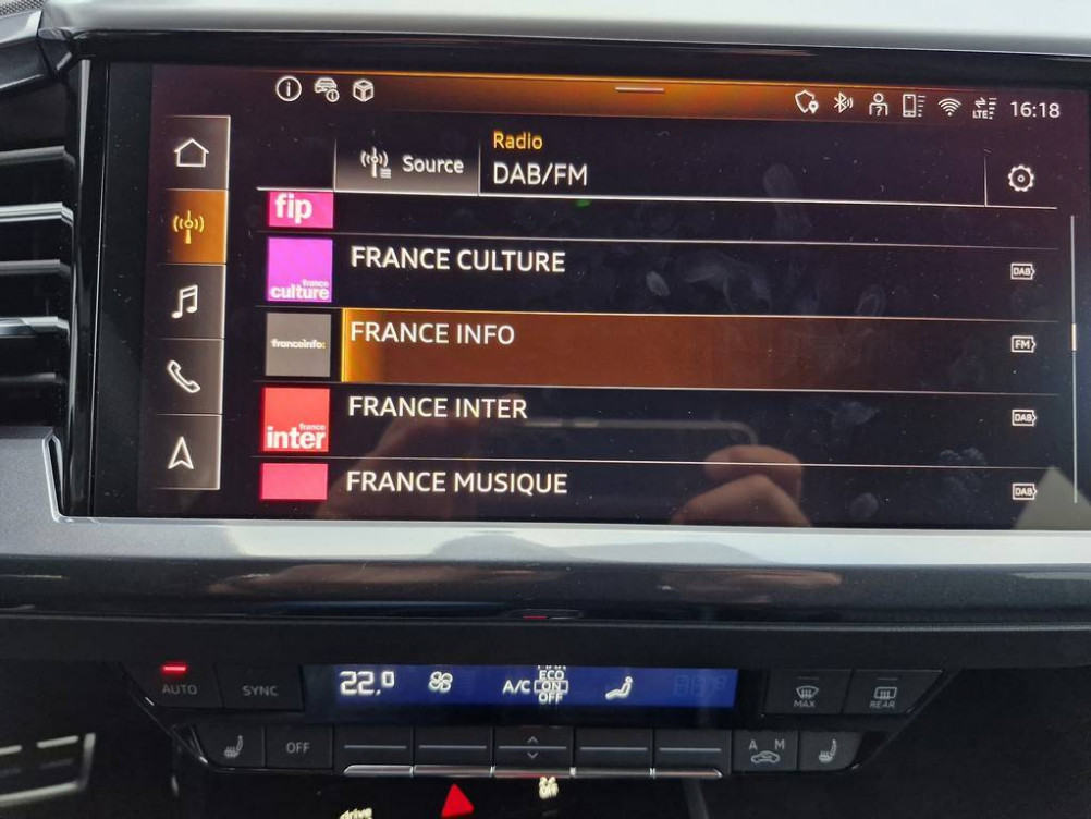 Acheter Audi Q4 Q4 e-tron Sportback 45 285 ch 82 kWh S line 5p neuf dans les concessions du Groupe Faurie