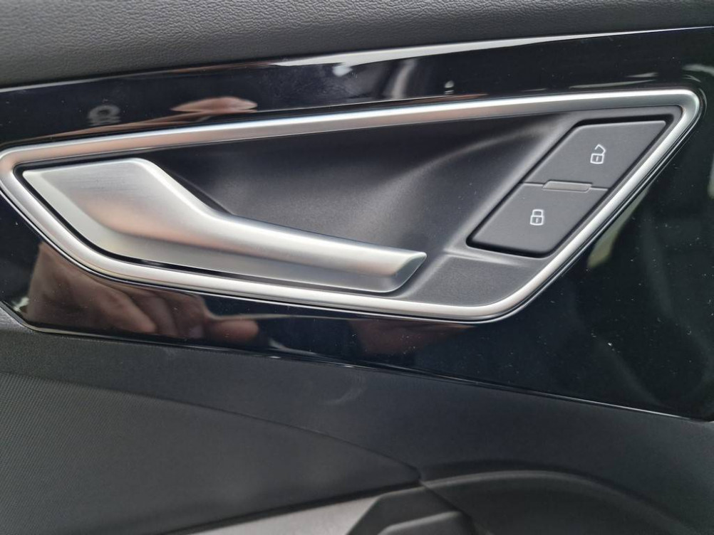 Acheter Audi Q4 Q4 e-tron Sportback 45 285 ch 82 kWh S line 5p neuf dans les concessions du Groupe Faurie