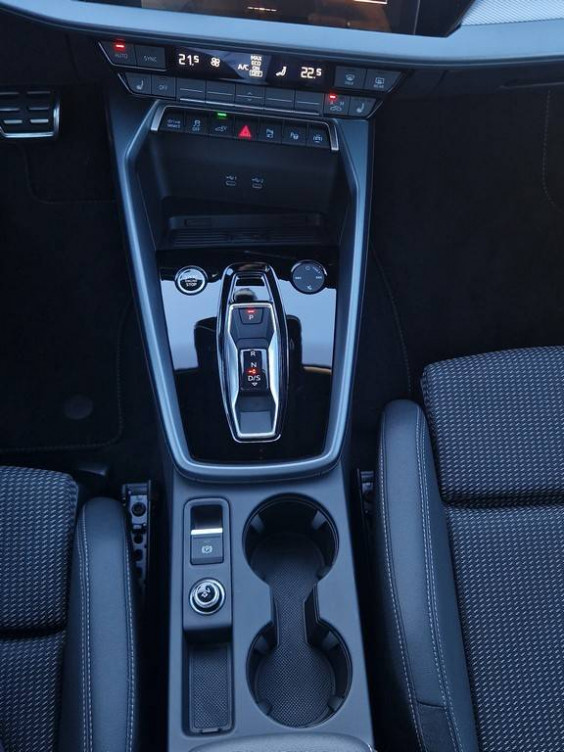 Acheter Audi A3 Sportback A3 Sportback TFSI e Hybride rechargeable 204 S tronic 6 S line 5p neuf dans les concessions du Groupe Faurie
