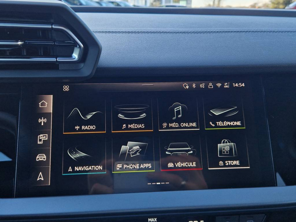 Acheter Audi A3 Sportback A3 Sportback TFSI e Hybride rechargeable 204 S tronic 6 S line 5p neuf dans les concessions du Groupe Faurie