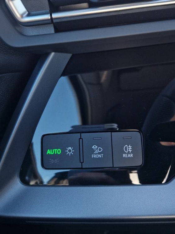 Acheter Audi A3 Sportback A3 Sportback TFSI e Hybride rechargeable 204 S tronic 6 S line 5p neuf dans les concessions du Groupe Faurie