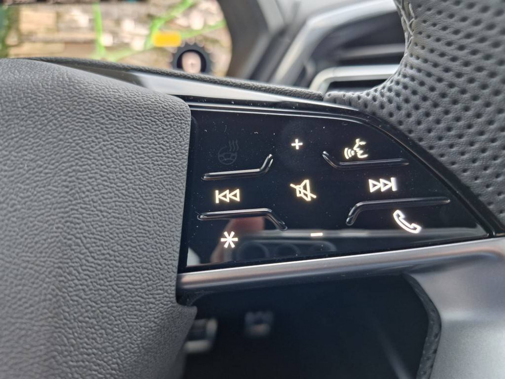 Acheter Audi Q4 Q4 e-tron Sportback 45 285 ch 82 kWh S line 5p neuf dans les concessions du Groupe Faurie