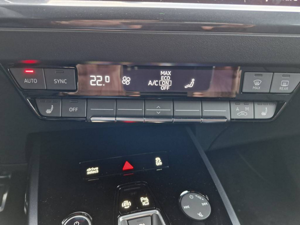 Acheter Audi Q4 Q4 e-tron Sportback 45 285 ch 82 kWh S line 5p neuf dans les concessions du Groupe Faurie