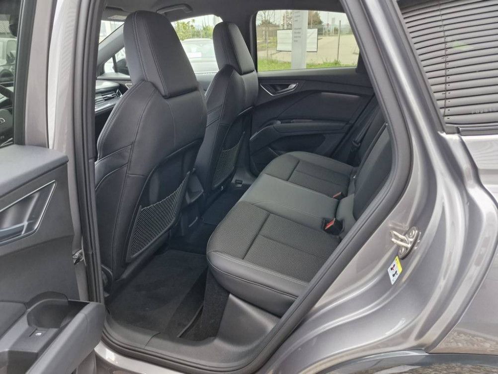 Acheter Audi Q4 Q4 e-tron Sportback 45 285 ch 82 kWh S line 5p neuf dans les concessions du Groupe Faurie