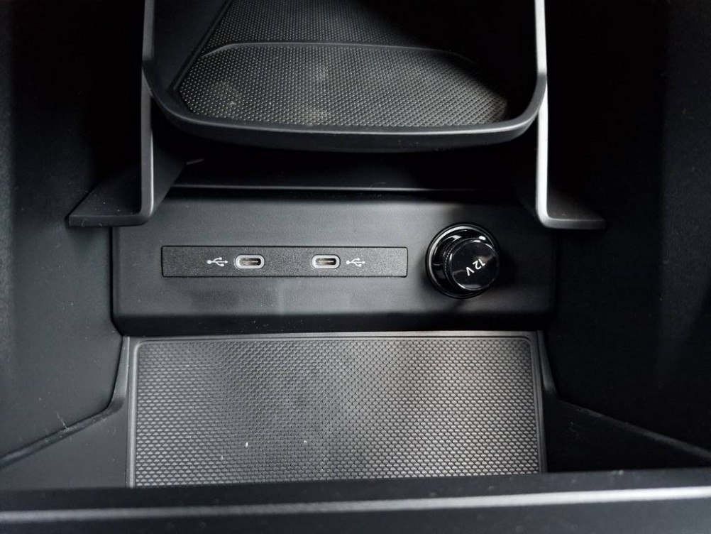 Acheter Audi Q4 Q4 e-tron Sportback 45 285 ch 82 kWh S line 5p neuf dans les concessions du Groupe Faurie